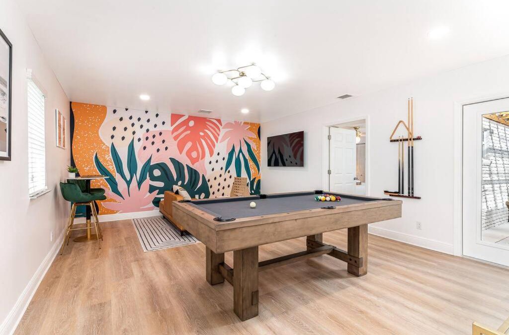Middle River Terrace Villa | CasaOlita Pool Table 3mi to Beach Full Kitch