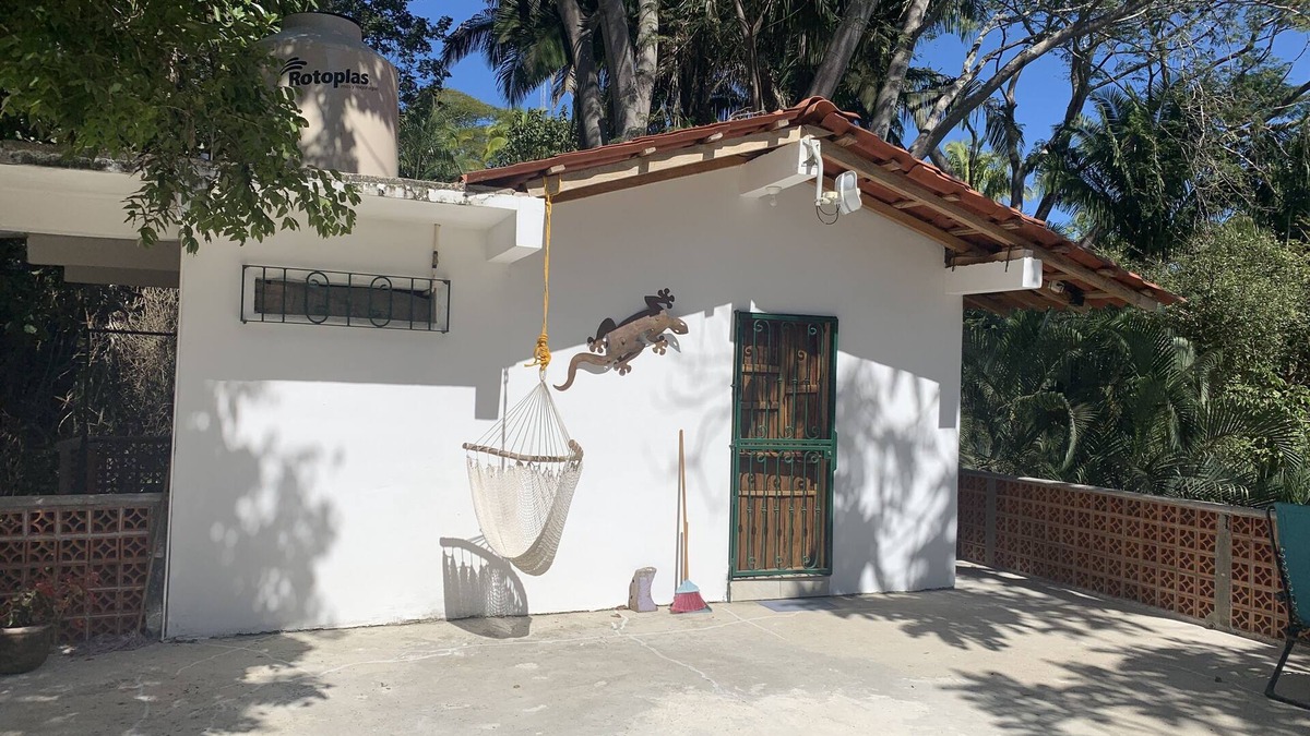 Yelapa Apartment | CASAS LAS PAROTAS 1-Room Studio Apartment with rooftop patio overlooking Bay