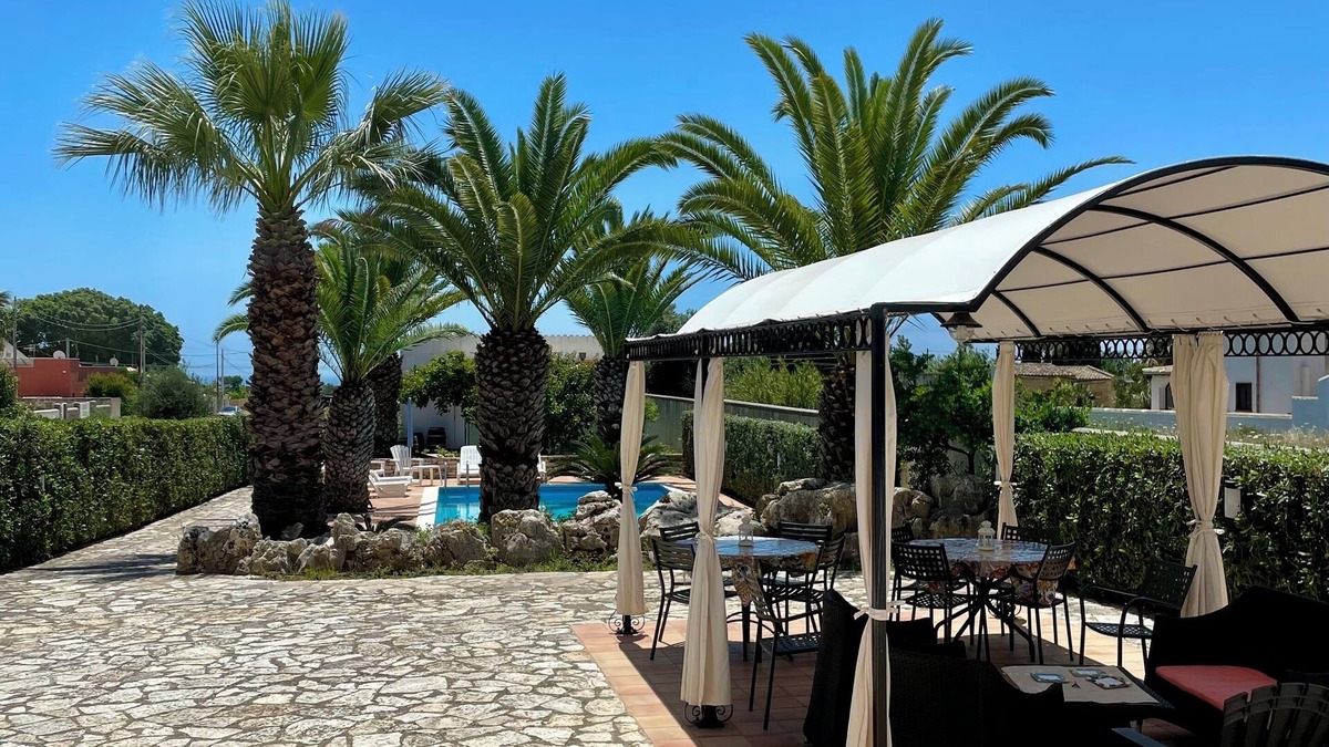 Marinella di Selinunte Villa | Case Selinuntine - apartments in villa with pool and garden in Selinunte