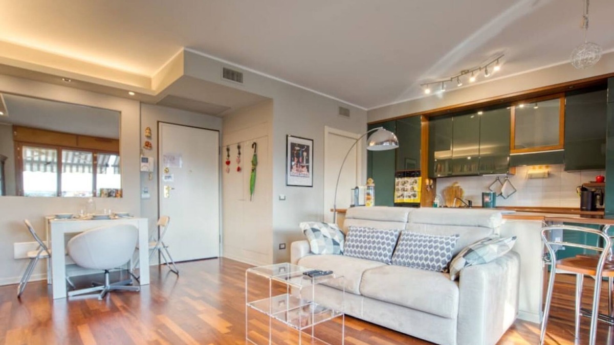 Vimodrone Apartment | CaseOspitali - BiBi House colorato bilo + balcone
