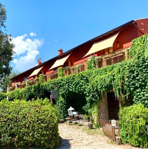 Abbazia di Fossanova Apartment | Casette rosse nel borgo medievale di Fossanova