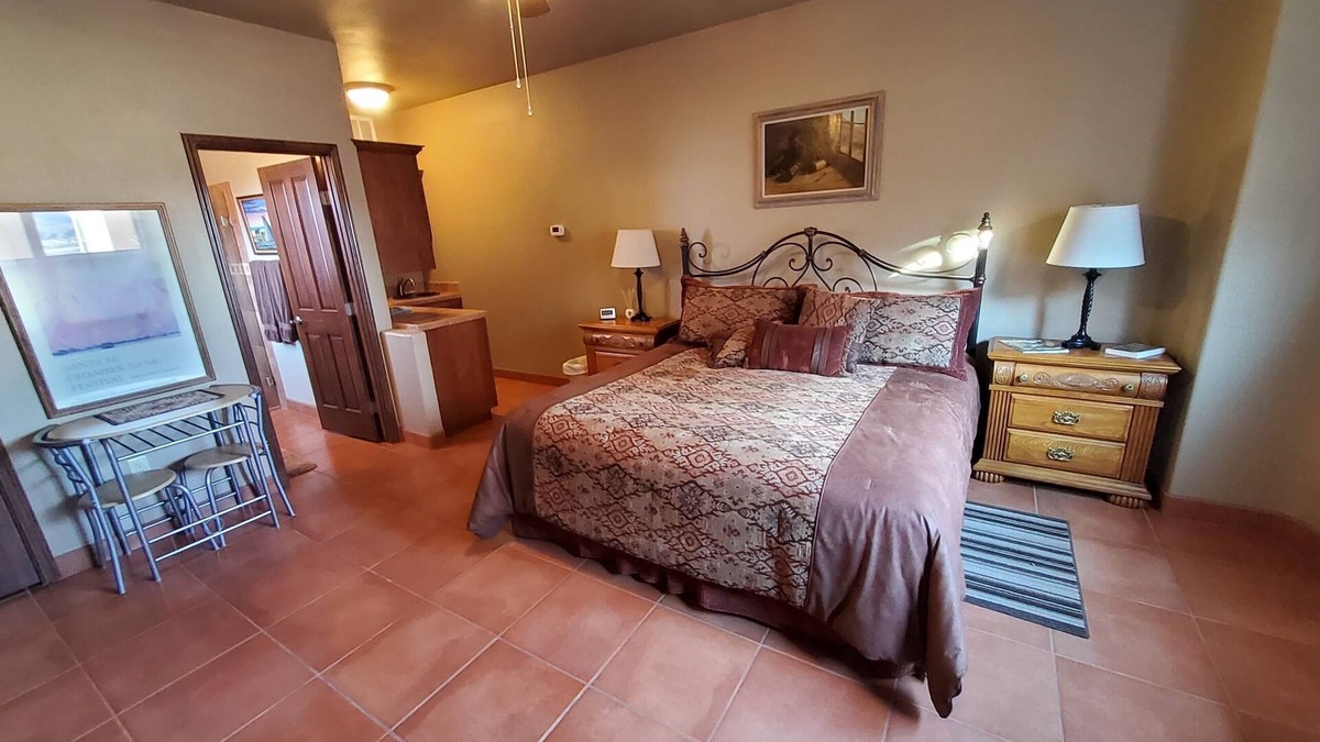 Elephant Butte Apartment | Casita at the SDR Golf course @ the Turtleback Resort