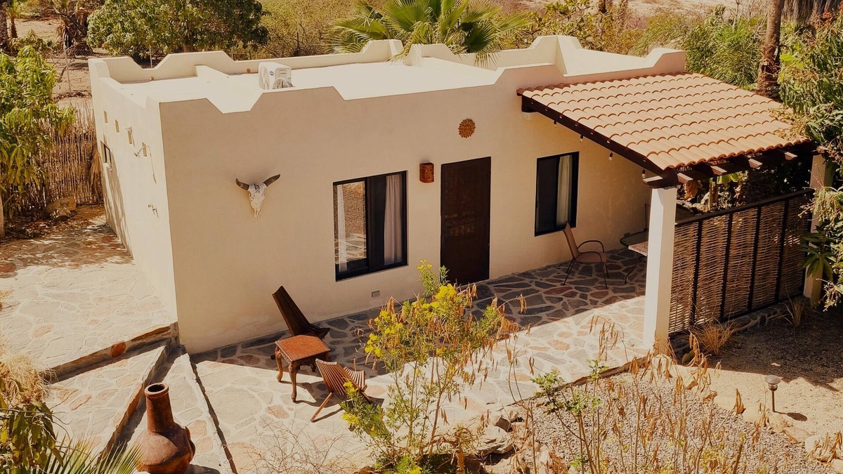 Todos Santos House | Casita Los Mangos, a serene garden getaway in Pueblo Magico Todos Santos