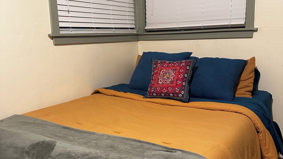 Old Fort Lowell Apartment | Casita Magnolia – Private Desert Studio w/Kitchenette & Parking