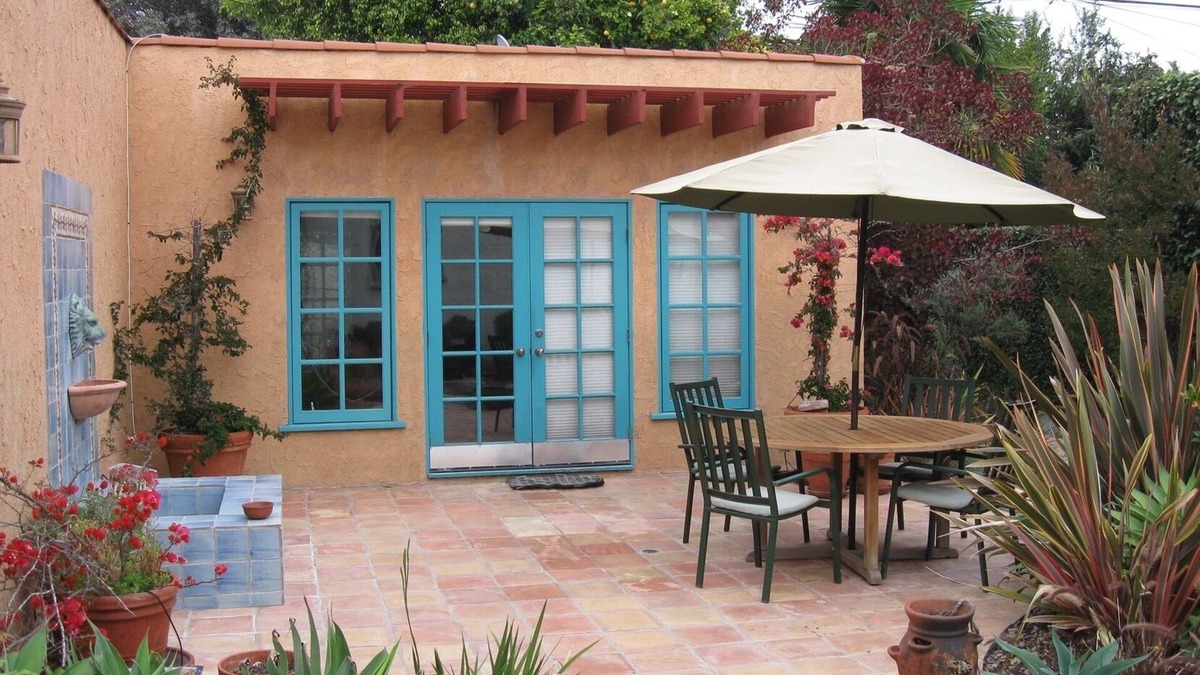 Mar Vista Cottage | Casita Mar Vista Private Guest House With Jacuzzi, Spanish Patio & Fountain