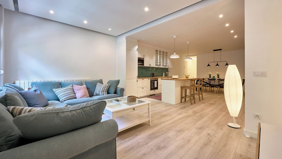 Logrono Apartment | Casita Mela - Apt. for 8 pax w/terrace in Logroño