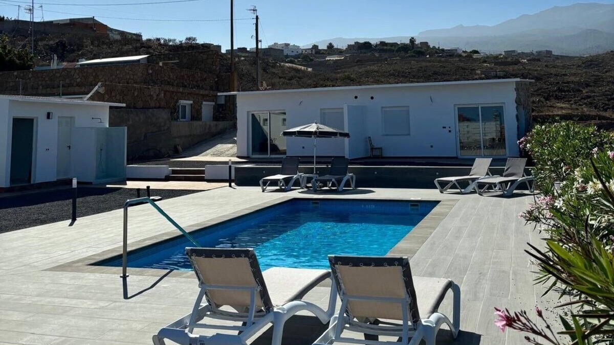 Chimiche House | Casita Mercy semi-detached house on a quiet finca in the south of Tenerife