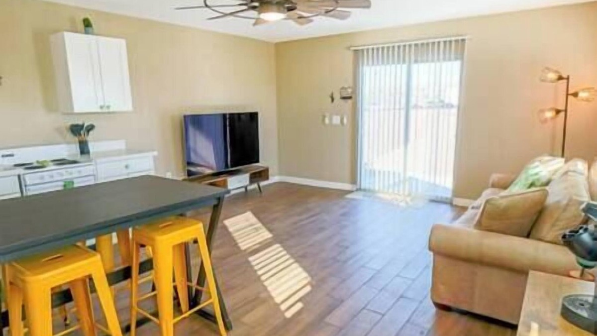 Surprise House | Casita on the Ranch with Pool and hot tub!