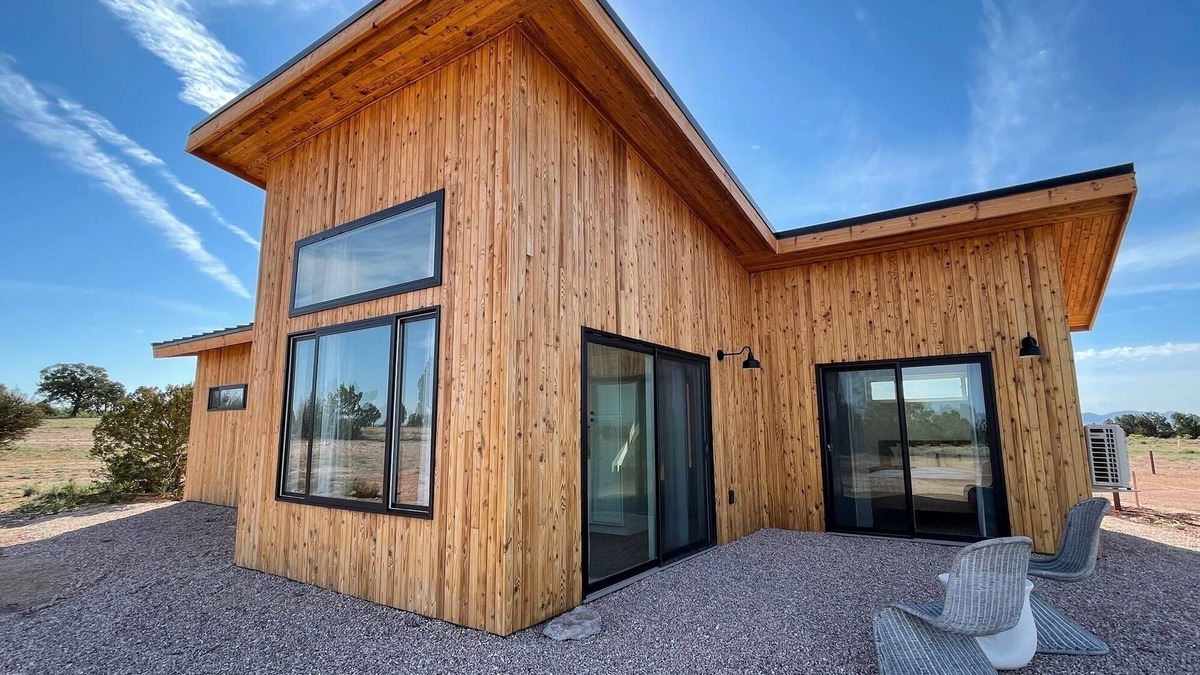 Valle Cabin | Casita Queen bed, private bath and kitchenette