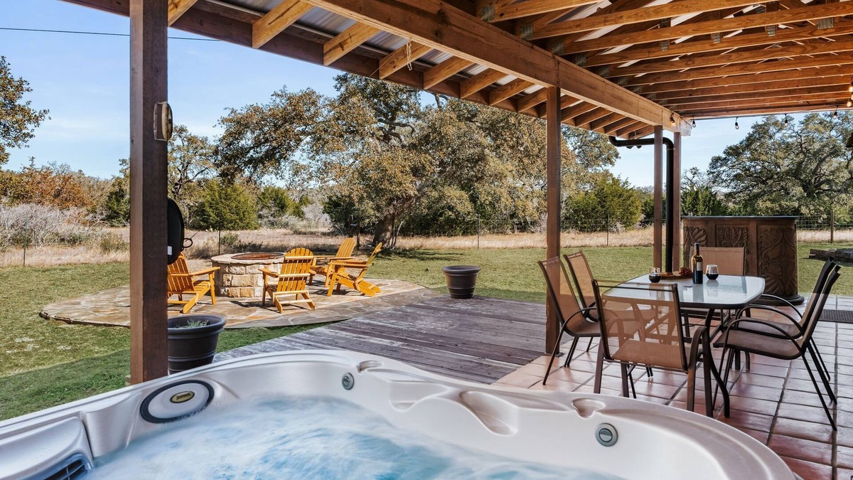 Driftwood House | Casita Refugio- Hot Tub, Fire Pit, Views, King Bed.near wineries and breweries