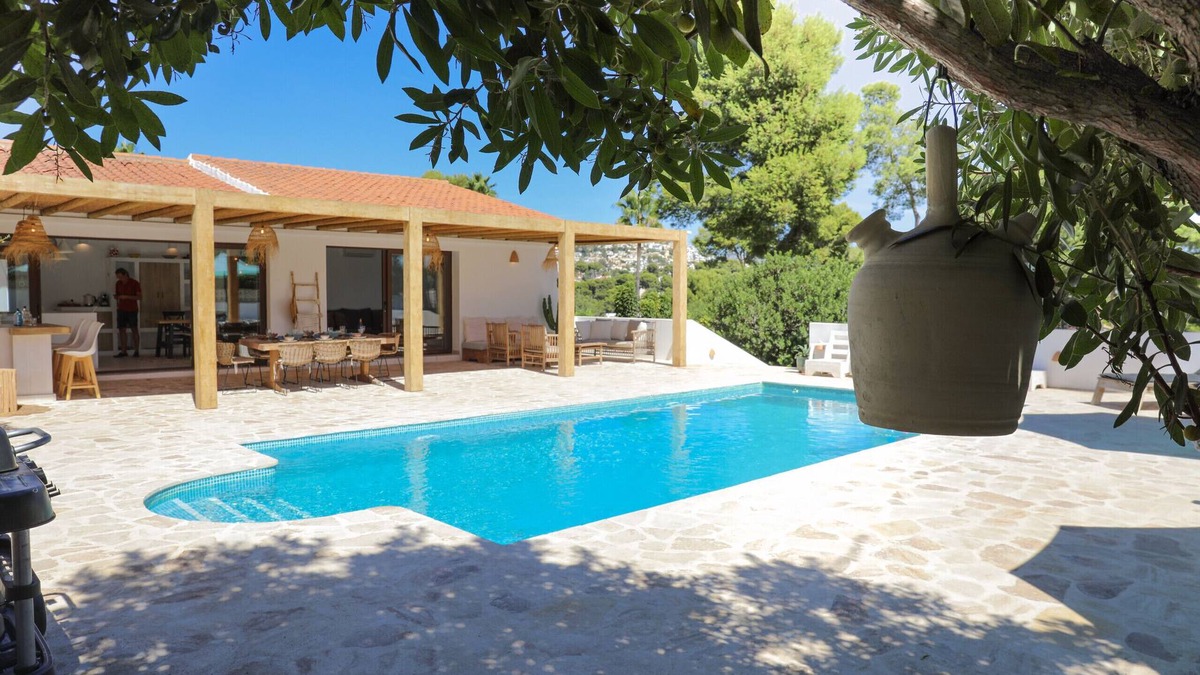 Moravit Villa | Casita Travel | Villa Josa
