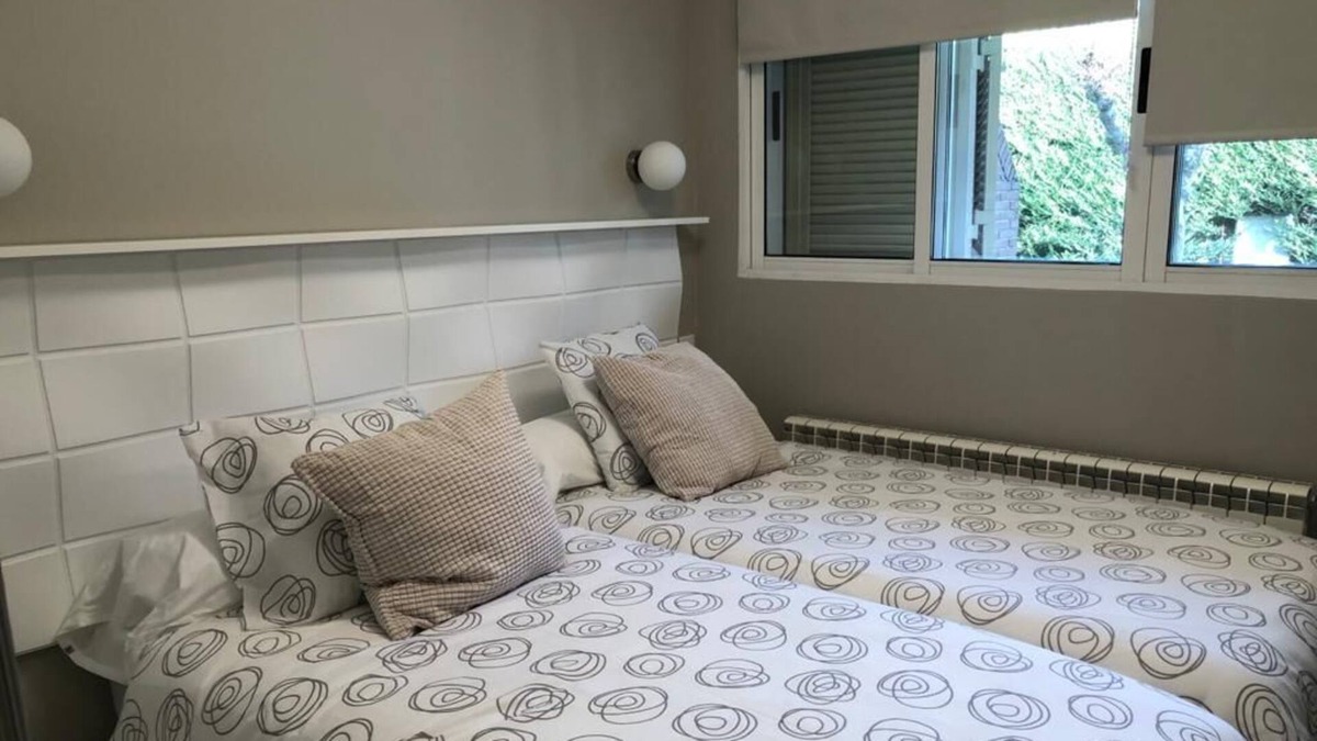 Burgos Apartment | CASTELLANA GARDEN FREE PARKING