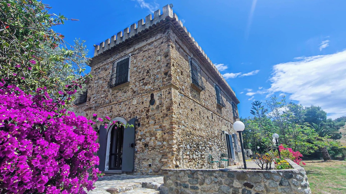 Roccella Jonica House | Castello degli Ulivi: sea, nature, relaxation in Roccella Ionica