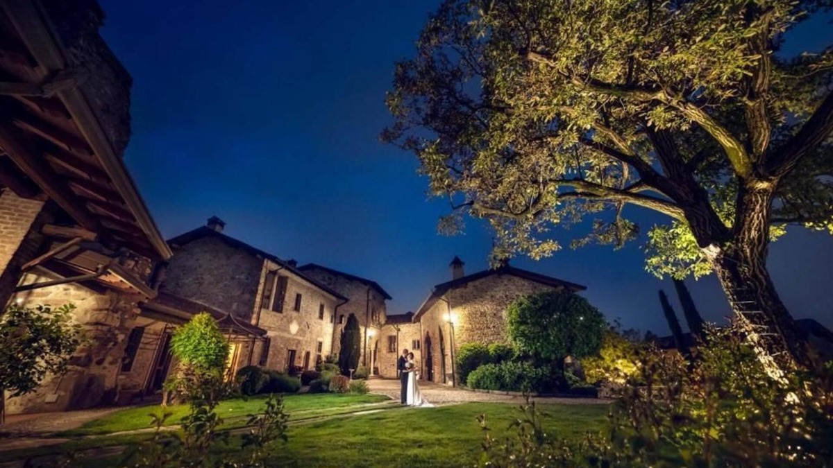 Cernusco Lombardone Bed & Breakfast | Castello di Cernusco Lombardone