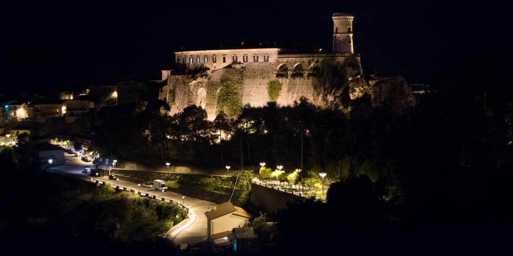 Caccuri Bed & Breakfast | Castello Di Caccuri Suites