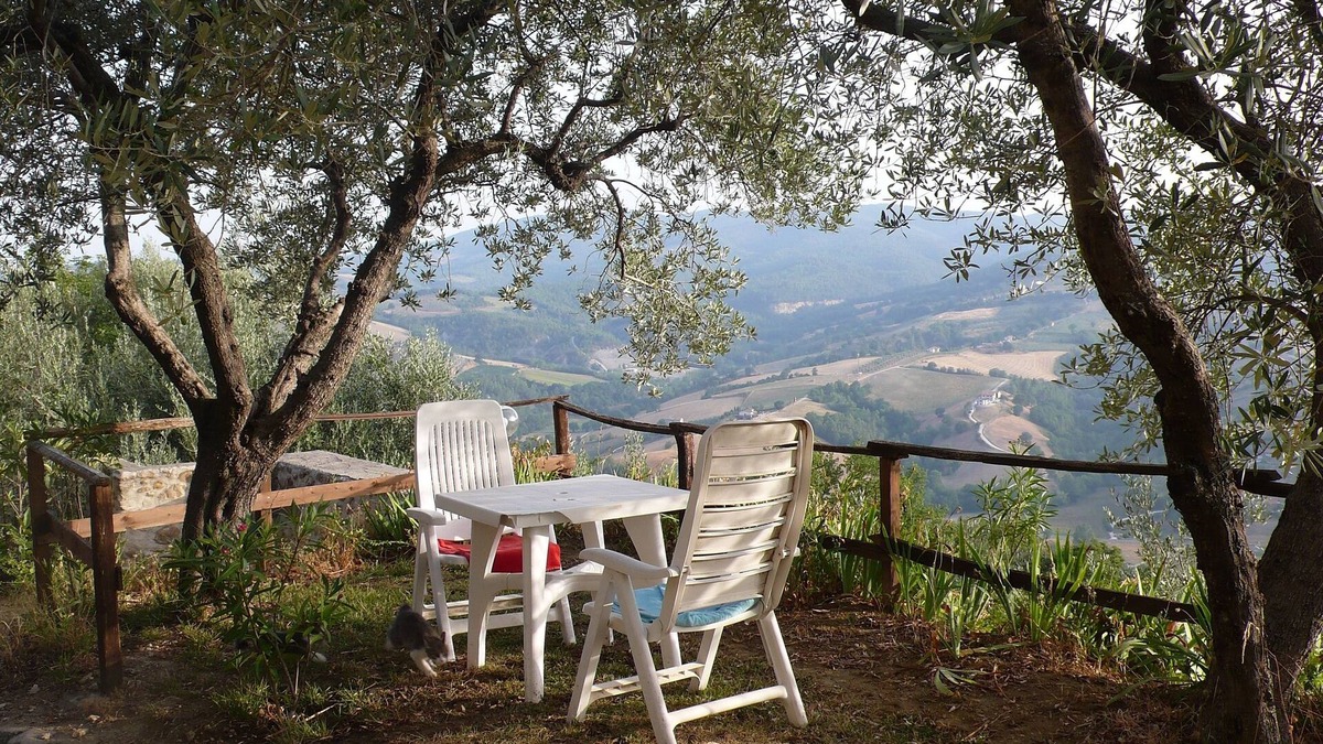 Gualdo Cattaneo Apartment | Castello di Cisterna