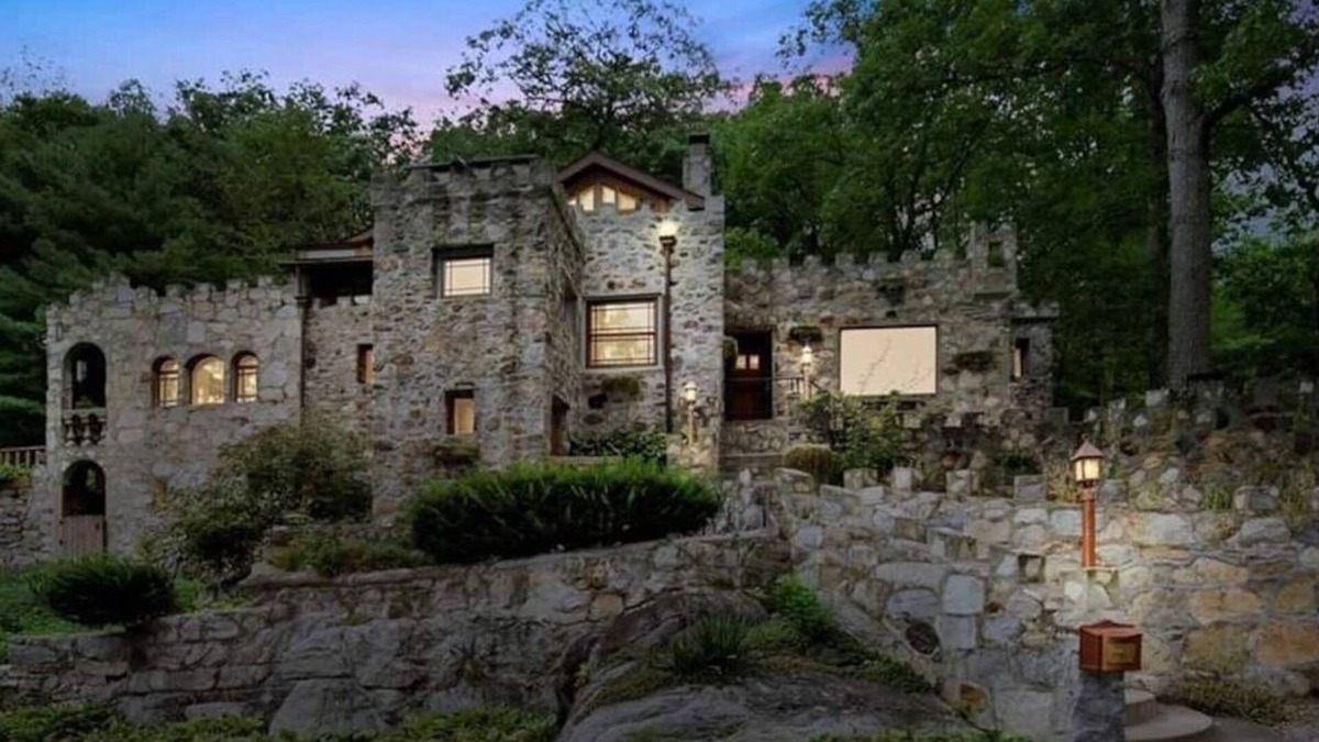 Lake Peekskill House | Castle by the Lake