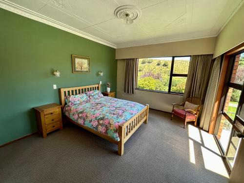 Clutha District House | Castle Dent - exclusive guest suite
