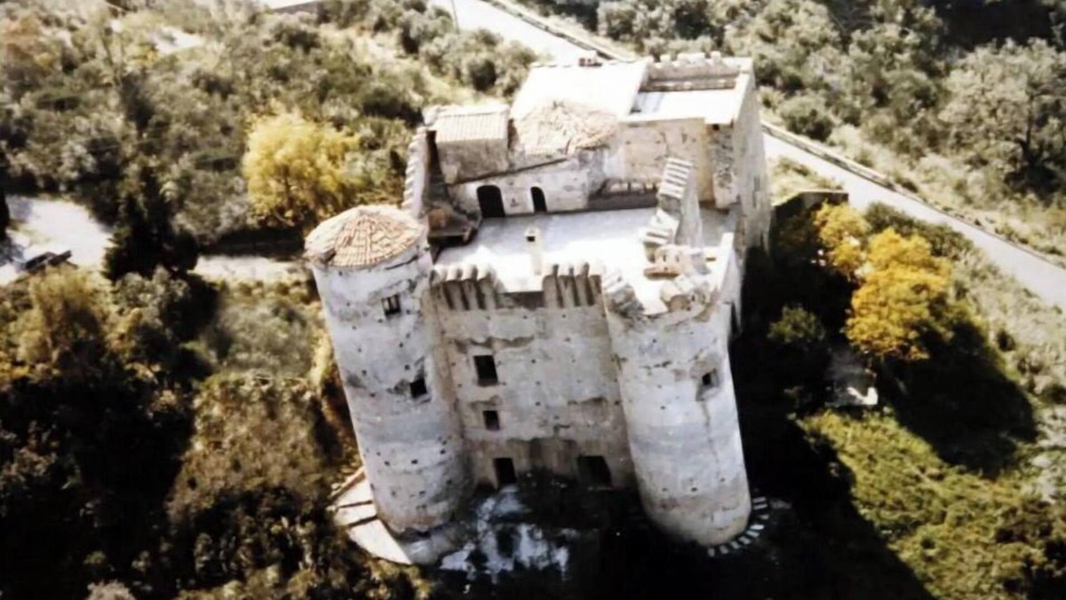Praia a Mare Other | Castle for 16 Guests