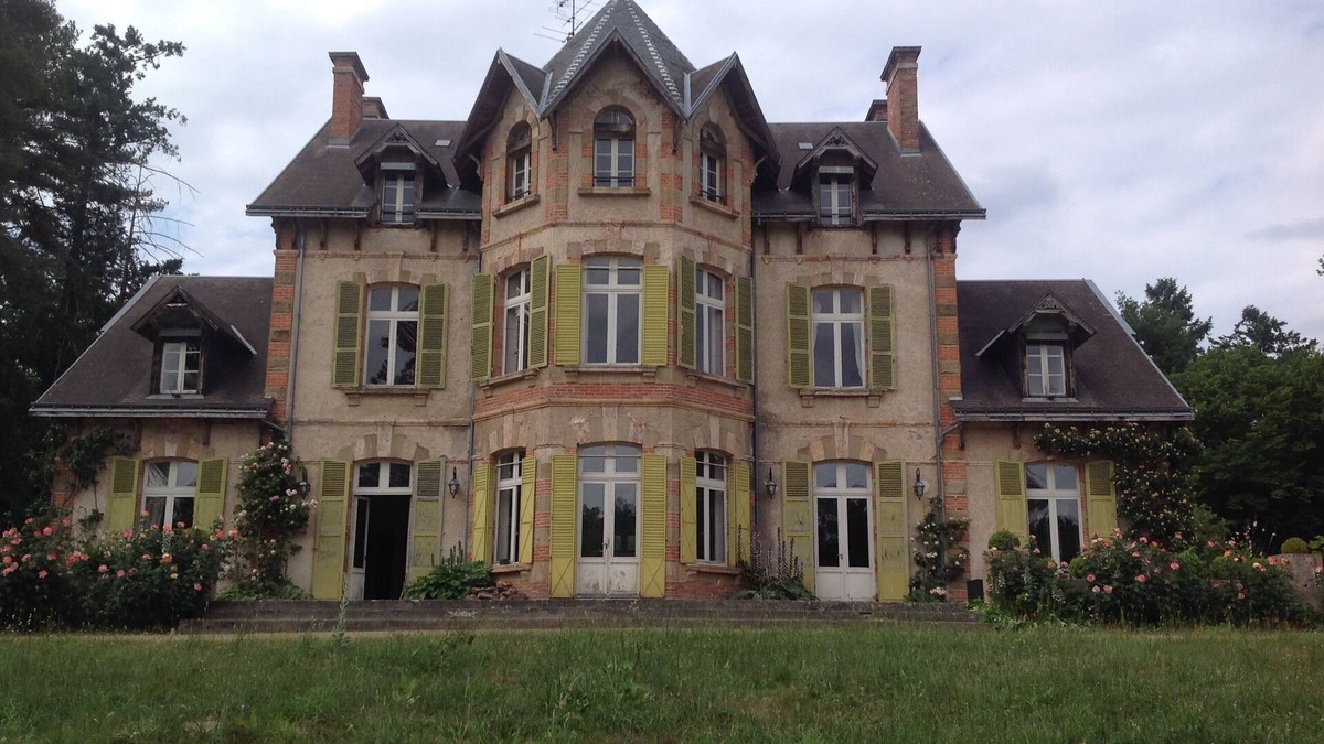 Vallon-en-Sully House | CASTLE IN BOCAGE BOURBONNAIS