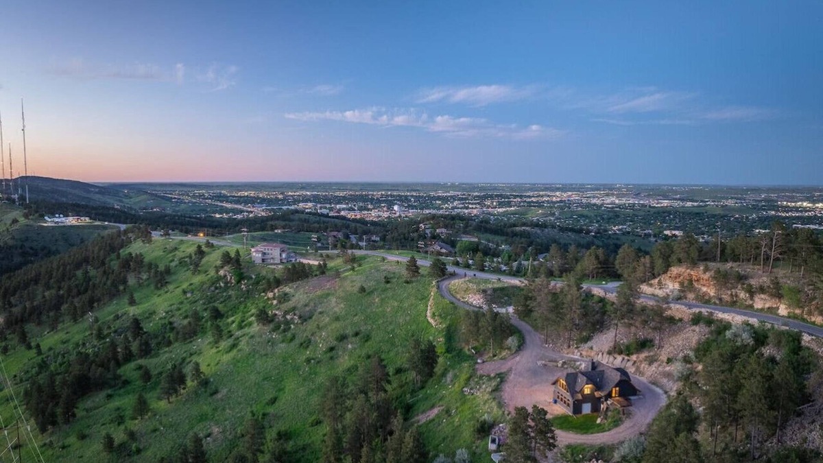 Rapid City House | Castle in the Sky- Overlooking Rapid City