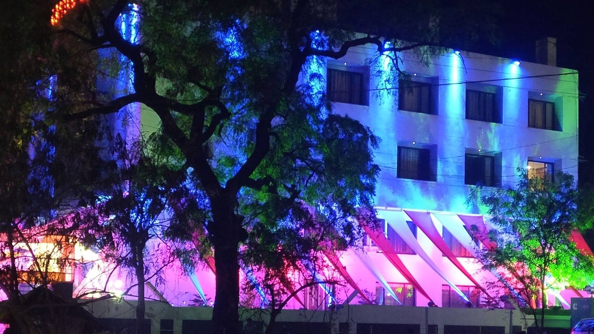 Khandwa Hotel | Castle Inn