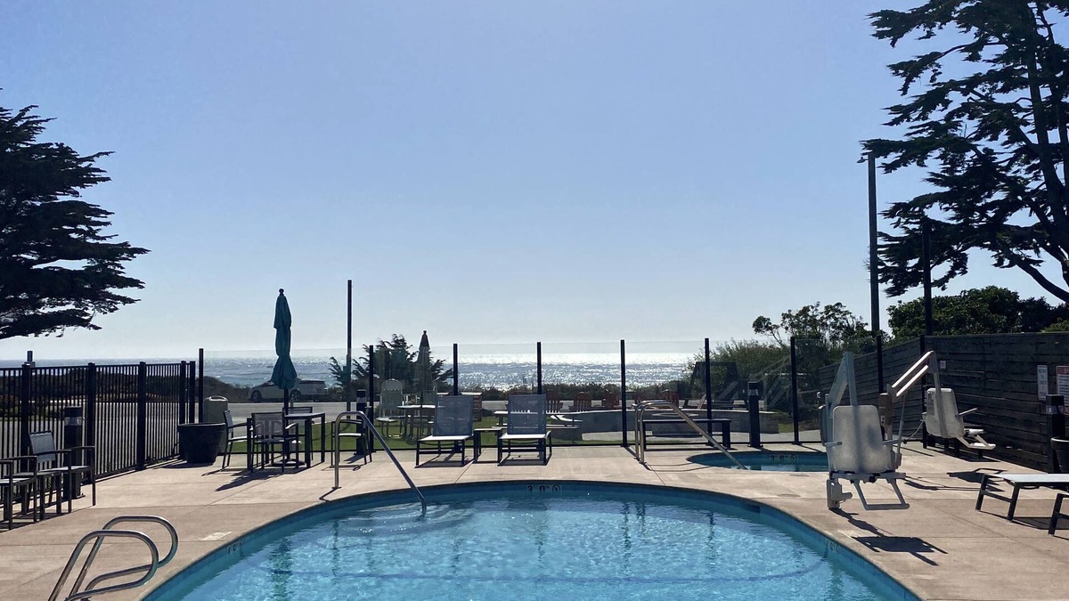 San Simeon Hotel | Castle Inn