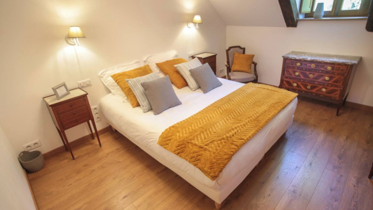Pontarme Apartment | Castle life