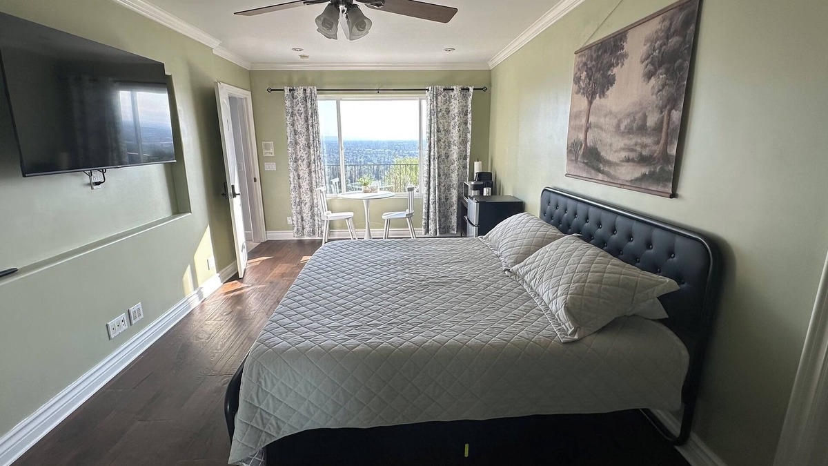 Whittier House | Castle on the Hill Double Suites