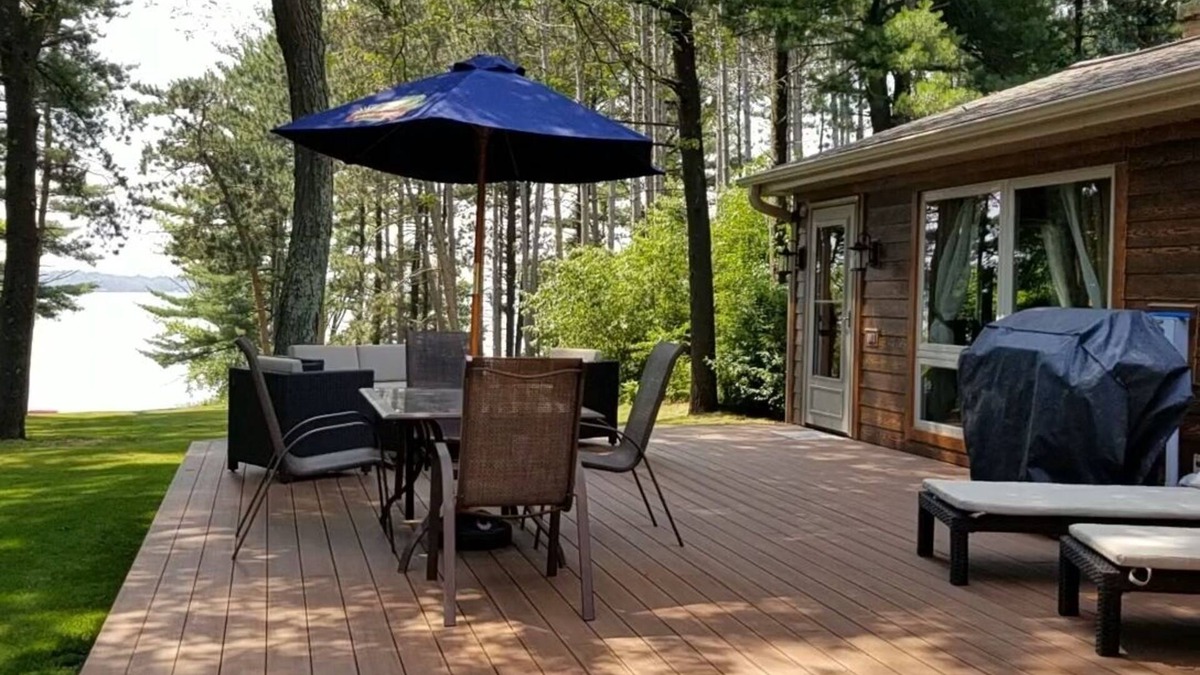 Lake Shore Estates House | Castle Rock Lake waterfront property with pier