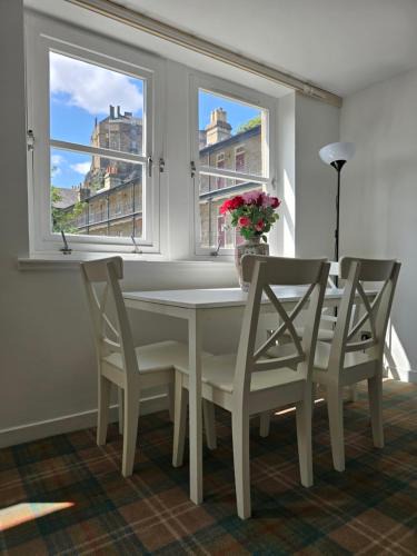 Old Town Apartment | Castle View Central Flat