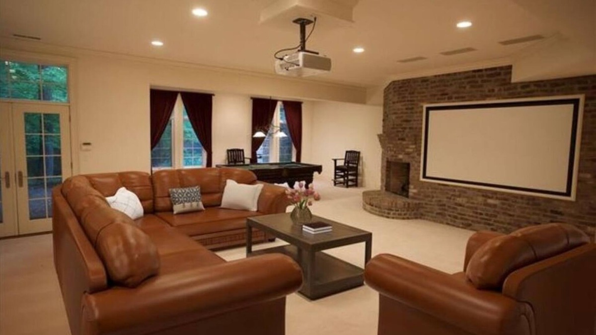 Indianapolis Other | Castle with 5 bedrooms and WiFi, fitness room in fabulous Indianapolis
