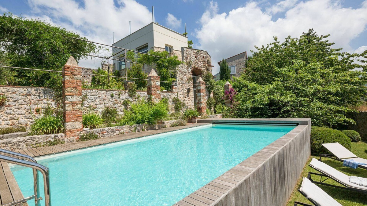 Monteggiori Villa | Castle with pool and sea views for 6 People