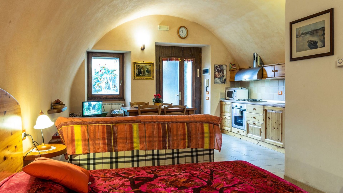 Zorzino Apartment | Castle Zorzino apartment in Riva di Solto, apartment "Terra"