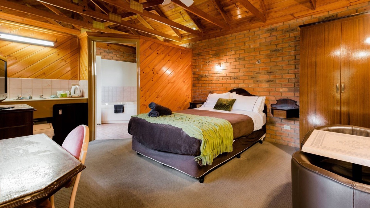 Castlemaine Hotel | Castlemaine Colonial Motel and Apartments