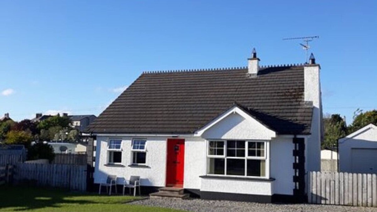Castlerock Cottage | Castleshaw Holiday Home