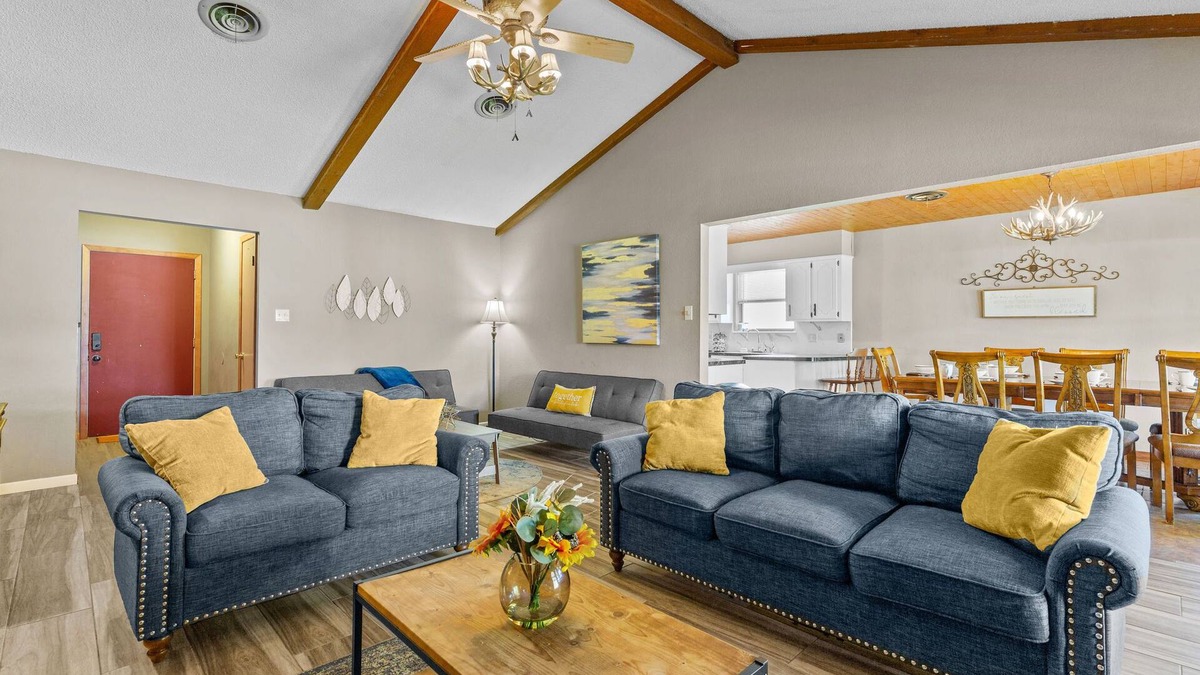 Abilene House | Castlewood Estate ※ near Dyess AFB ※ Patio/FirePit