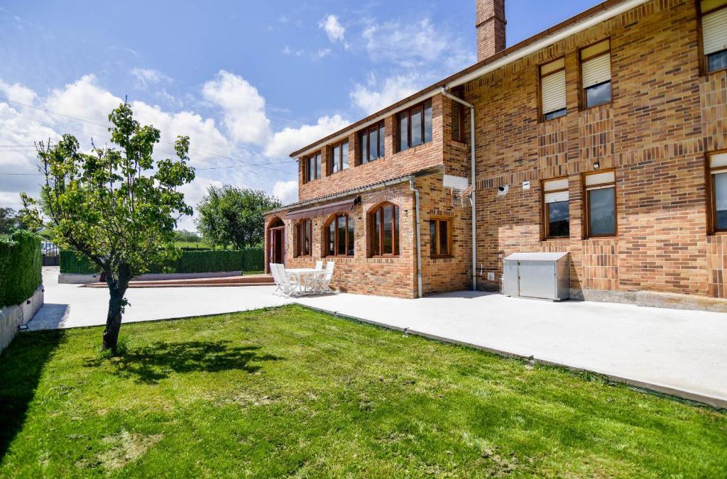 Hoznayo House | Castro Vizmaya, cómoda y amplia planta baja con jardín cerca de todo