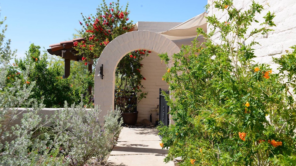 Sunrise Presidio Townhomes House | Catalina Foothills, Tucson. Charming 2 Bedroom Town Home Great Mountain Views