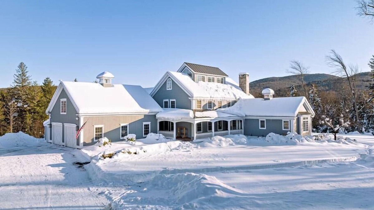 Stratton House | Catey Rose Retreat|Movie Theatre-Hot Tub-Fireplace