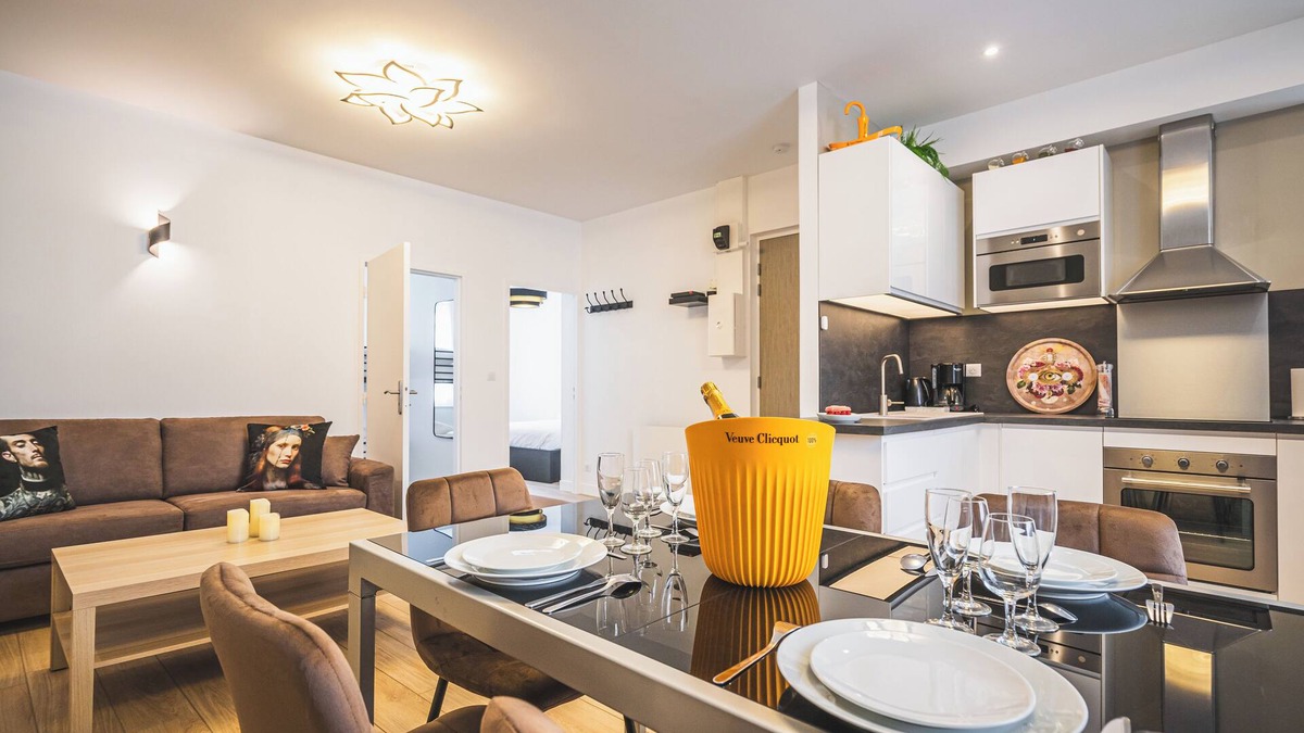 Reims City Centre Apartment | Cathedral, A sparkling stay !🥂