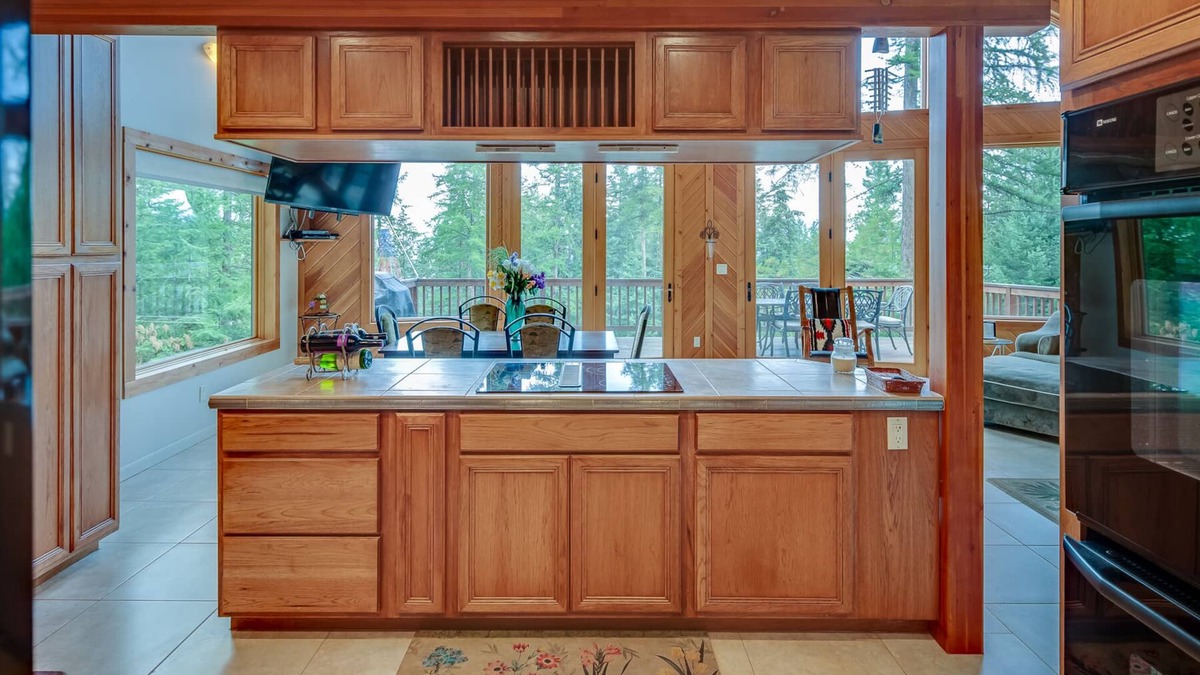 Lakeside House | Cathedral in the Pines near Flathead Lake, 2800 Sq Ft