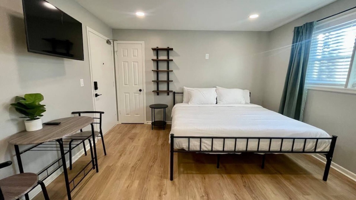 Joslyn Castle Apartment | Cathedral Studio Summ