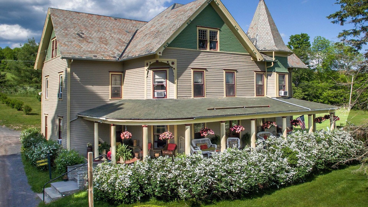 Margaretville Bed & Breakfast | Catskill Victorian Inn with spectacular mouuntain views, fireplace, and hot tub