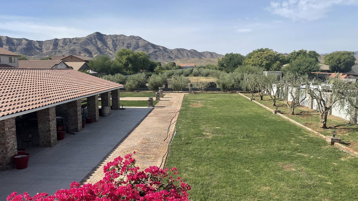 Laveen Village Villa | CAVALLO VINEYARD AND OLIVES ESTATE VILLA-FARM-RUSTIC-BARN.