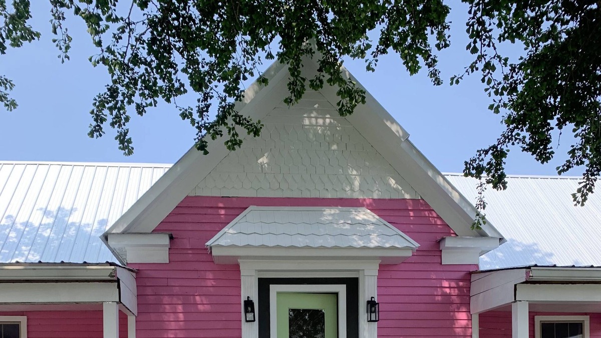 Cave City House | Cave City Dream House