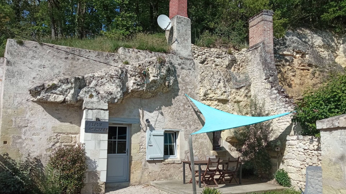 La Croix-en-Touraine House | Cave dwelling A fleur de pierre