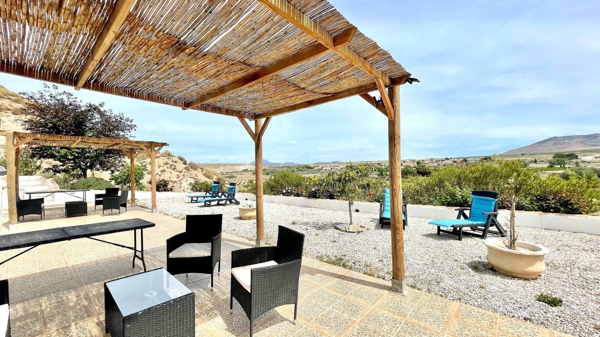 Cullar House | Cave house Nadieh with pool and facilities for PRM