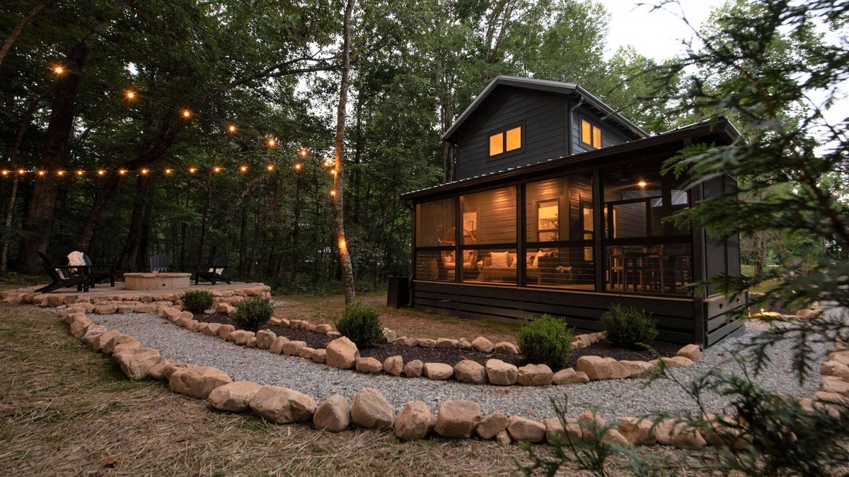 Monteagle House | Caverns,Sewanee,Waterfalls, Hike: Tiny Basecamp