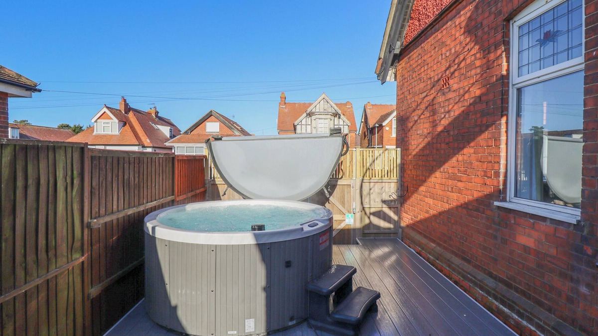 Skegness Cottage | Caxton House